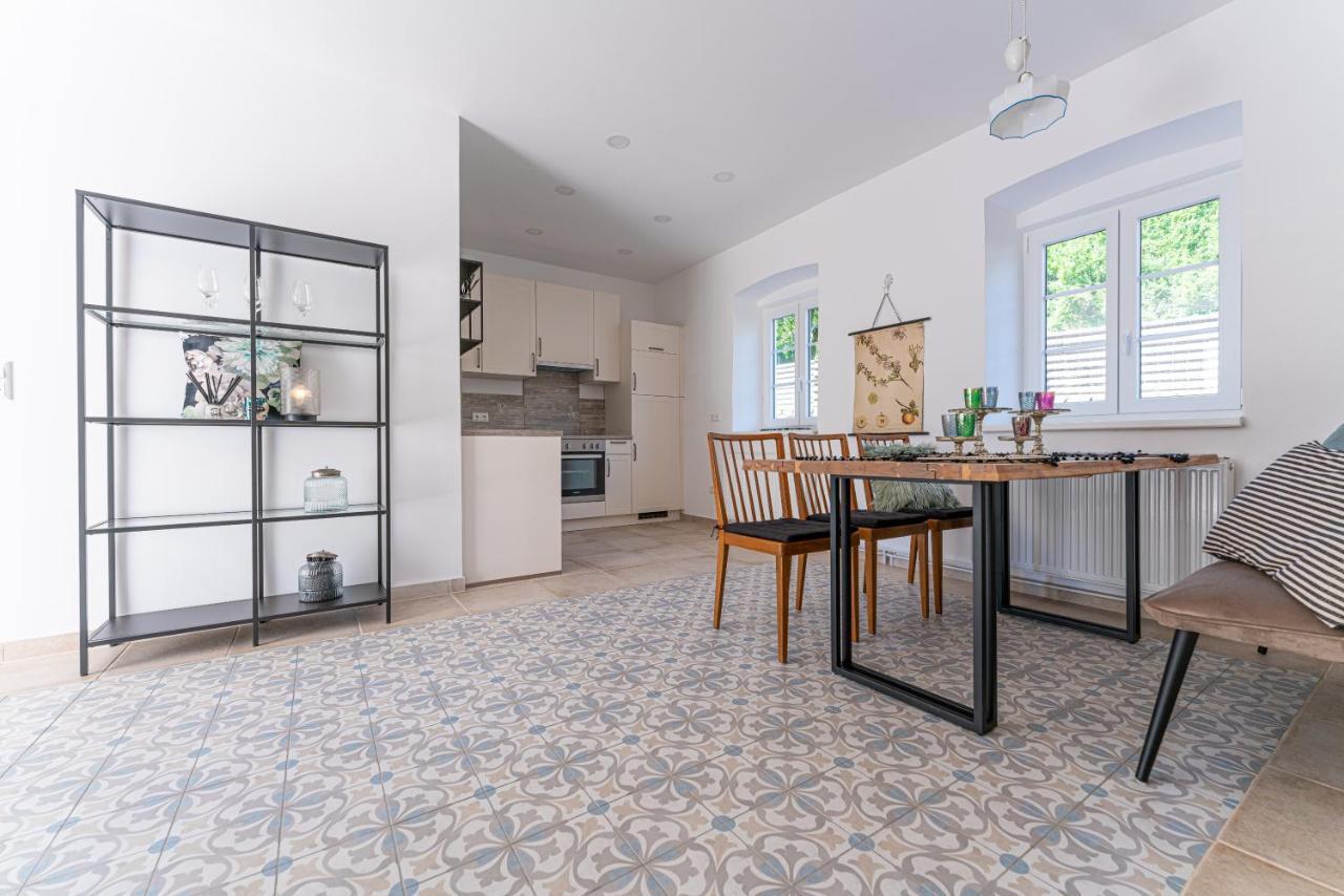 Kaiserliches Wohnen Im Alten K&K Postamt Eg Apartment Persenbeug Екстериор снимка
